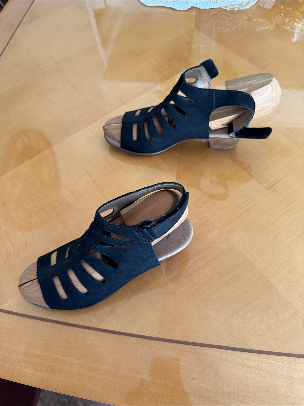 Cloudsteppers by Clarks Black Cutout Slingback Sandals size 9